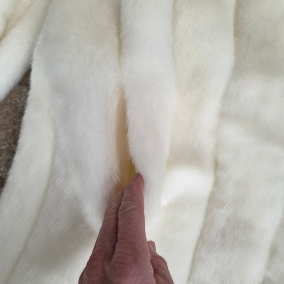 Terry Lewis Classic Luxuries Faux Fur Coat Winter White Ribbed Longline Coat - Picture 5 of 12